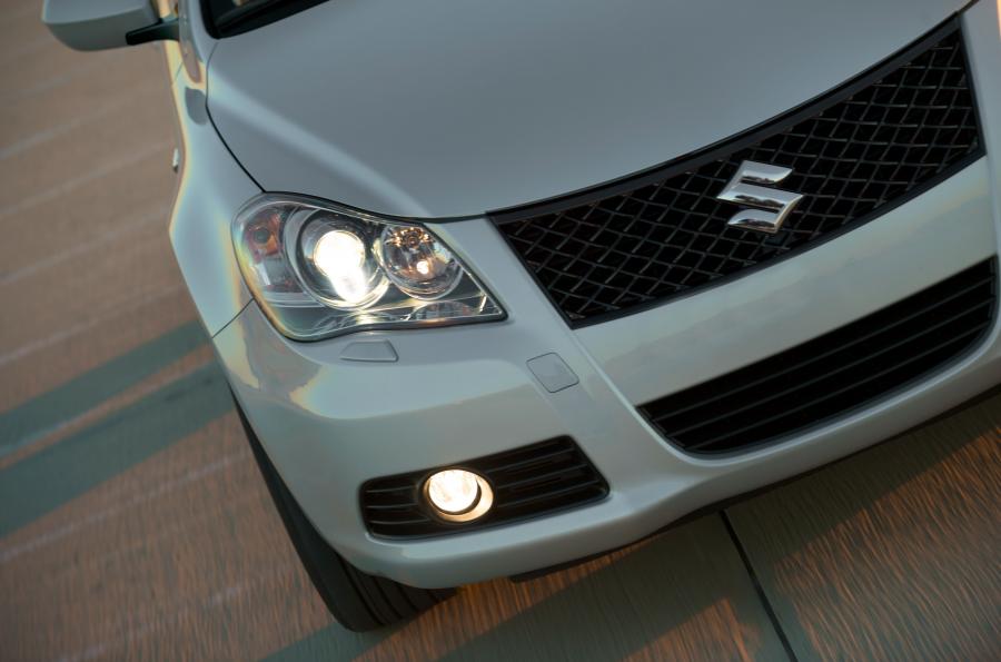  Suzuki Kizashi 2010 года  (фото 30 из 136)